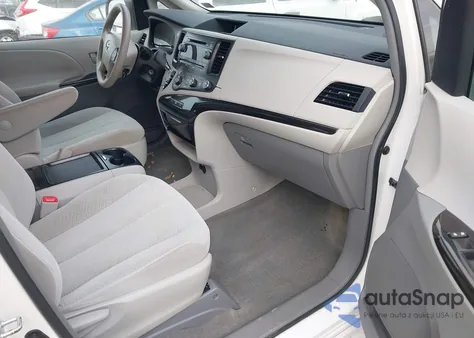 2011 Toyota Sienna Le V6 z USA, uszkodzony, nr VIN 5TDKK3DC2BS128362